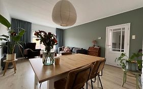 Ruim Appartement Vlak Aan Het Strand Voor 2-5 Pers